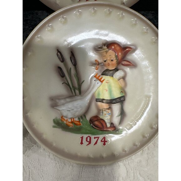 Vintage Hummel Goebel Annual Collector Plates 1972-1977 Set Of 4 Decorative Art - Picture 3 of 9